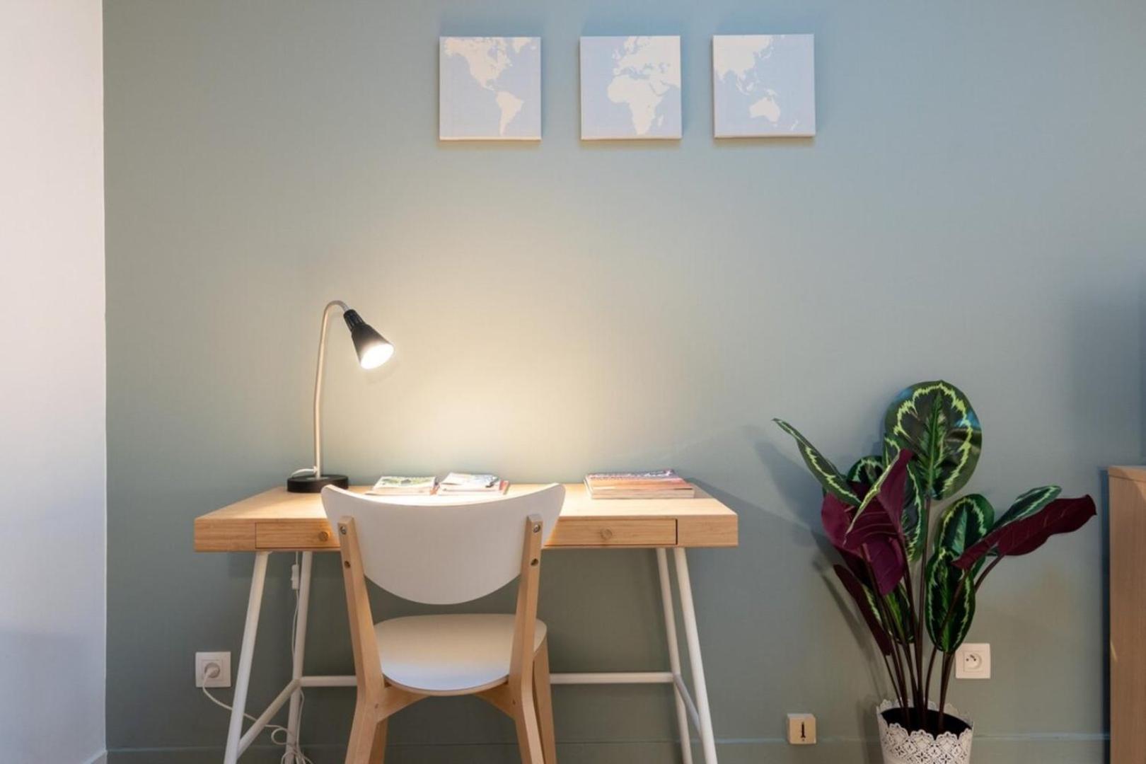 Grand Place And Equipped Studio! Apartment *